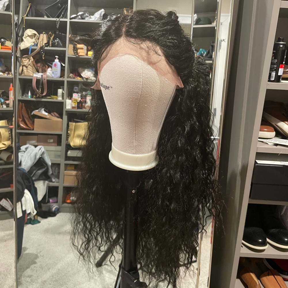 Lace wig - Picture 2 of 9